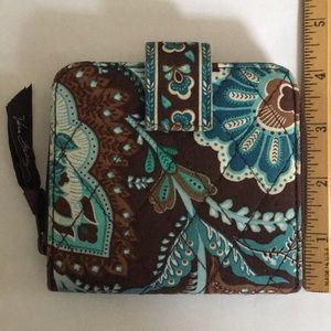 Like New Ver Bradley Wallet (Retired Java Blue)